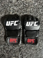 UFC MMA Fight Gloves Black One Pair – For Autographs – Ship from USA