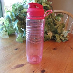 Rubbermaid Hydration Chug Bottle 30 Ounce Pink Finger Loop BPA Free Water