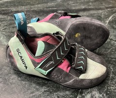 Scarpa Vapor V WMN Womens Climbing Shoes Size 40 US 8.5 Green Pink 70040-002.1