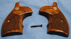 Altamont Smith & Wesson Super Walnut Boot GripsK/L Frame **NEW**
