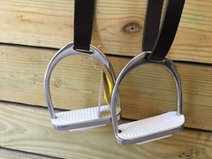 Brown Adult Stirrup Leathers & 4 3/4″ Irons OFFSET Stirrups Pads English Saddle