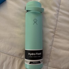 24oz Mermaid Green Bottle – BPA-Free, Dishwasher Safe
