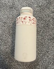 BruMate Water Bottle w/ Straw & Screw-On Lid, Beige/Red Floral Plastic
