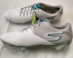 New Skechers Goga max soccer cleats size 12 without box 4903-WBL See Description