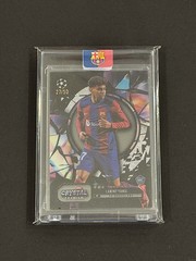 Lamine Yamal RC (RC) 27/50 JERSEY – Topps Crystal Premium UEFA 2023-24
