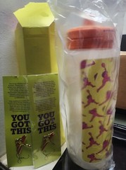Serena Williams 30 fl oz Water Bottle With 2 Pins (Rare)