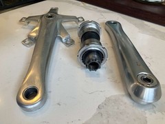 Shimano Dura Ace FC-7700 crankset 172.5mm with matched Dura Ace bottom bracket