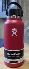 NEW 32 fl oz Hydro Flask Insulated Stainless Steel Cardinal Color