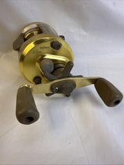Daiwa Millionaire S-250 Gold Baitcasting Reel Vintage Made in Thailand