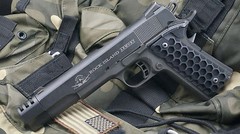 1911 Black Punisher Muzzle Brake and «The Hive» Grips Combo colt kimber+ INSTALL