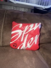 Taylormade Spider GT Putter headcover, magnetic closure