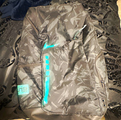 Nike Elite Backpack Black/Teal Zip Closure Padded Straps used once