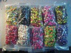 100 NEW LEAD JIG HEADS 3/8 OZ. ASSORTED COLORS 1/0 hooks WALLEYE JIGS