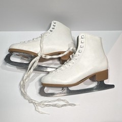 Riedell Size 8 White Figure Ice Skates Lace Up Toe Pick Blades Women’s