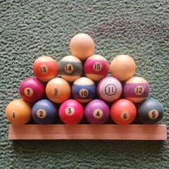 Vtg / Antique Billiard Balls 2″ Pool Game Pool Balls no 8 ball two cue balls