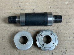 Stronglight Competition Bottom Bracket 112mm English, Sealed Bearings Asymmetric