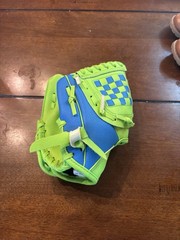 Marucci Backyard Series Youth RightHand Baseball Glove Green/Blue Used Small/Med