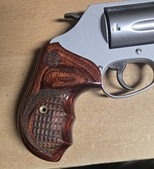 Smith & Wesson S&W J Frame Grips Checkered Santos Rosewood Combat