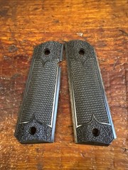 Beautiful Altamont Checkered & Stippled Grips For Colt 1911 Government Models.