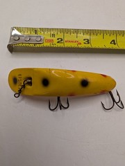 Vtg HELIN FLATFISH U20 Yellow Black/red Dot 3 1/4″ Diving Crankbait Fishing Lure