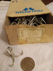 Mustad 3/0 Tinned Treble Hooks. 3592H. 36 Hooks. Box 17/7