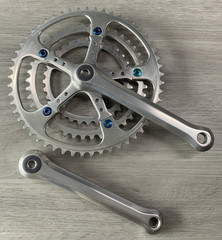 AVOCET CRANKSET TRIPLE 53-42-32 TOOTH 172.5 MM ARM LENGTH 6, 7, OR 8 SPEED