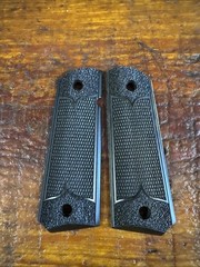 Beautiful Altamont Checkered Grips For Colt 1911 Government Models. (365)