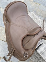 NEW SYNTHETIC Treeless (Light Weight) saddle with Stirrup Brown