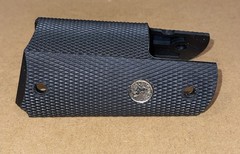 Radical Concepts 1911 Pistol Grips – Black Textured w/ Silver Medallions