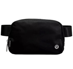 Lululemon Athletica Everywhere Belt Bag Zip Closure 1 Pocket Logo Black 7.5x5x2