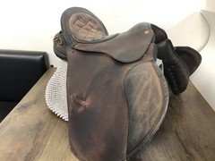 Paragon | 17 Inch Leather English Endurance Saddle