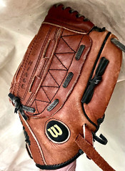 Lite Use All-Position WILSON A1810 Youth Baseball Glove 10.5″ All Leather RHT