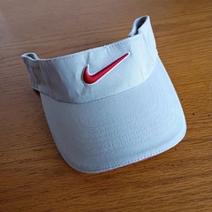 Nike Golf/Tennis Visor Beige Red Color – Preowned, One Size Fits All, Adjustable