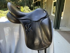 MacRider Olympic Dressage Saddle 17.5″