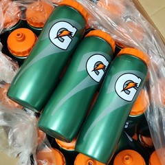 Gatorade Classic 32 fl oz Squeeze Water Bottle Lot Of 100 Bottles