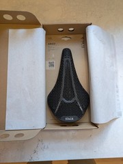Fizik Vento Argo R3 Adaptive Saddle 265 x 150mm Black Unisex 230g
