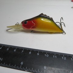 FISHING LURE 2UNKNOWN 3¼» MINNOW RED EYES HI-BACK BLACK & GREEN