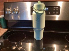 Hydro Flask Light Green 32 oz Stainless Steel Water Bottle, Dishwasher Safe Lid