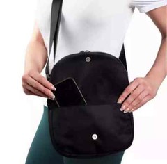 LOLE Adjustable Crossbody Bag Flap Magnetic Closure Unisex Purse Bag