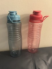 Rubbermaid Hydration Chug Bottles 30 Ounce Finger Loop BPA Free 2pcs