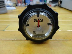 1972-1976 ARCTIC CAT QUARTER TURN BAYONET GAS CAP 7.5″ 0109-362 RED INDICATOR