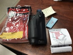BRAND NEW Safariland Holster For Glock Pistol Model 17 / 22 NEW 6285-8321-261