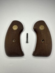 Herrett’s Shooting Ace S&W J Frame Round Butt Walnut Revolver Grips With Screw