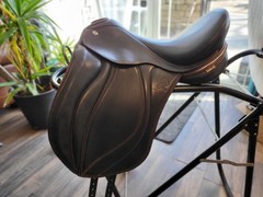 Macrider Evolution Dressage Saddle 17.5″