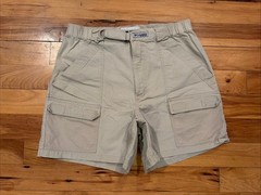 Columbia Half Moon Beige Tan Cargo Flat Shorts Hiking TAG Medium Fits Men 32 x 5