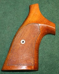 HERRETT’S Shooting Star Walnut Checkered Smith & Wesson N-Frame Right Grip ONLY