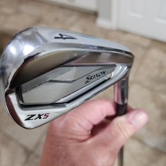 Srixon ZX5 4 iron Forged, RH. S300 Stiff Flex Steel. Grip Is Good. 39″
