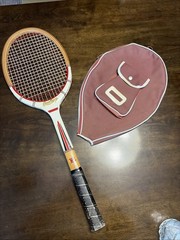 Vintage Rawlings Meteorite wooden tennis racquet, Made In Taiwan, Straight