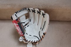 Rawlings NWT R2G Heart of the Hide RHT 12″ Softball Glove Model PROR716SB-2WRG