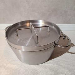 SOTO ST-910 Stainless Steel Dutch Oven (10 Inch) Made in Tsubame Sanjo, Japan